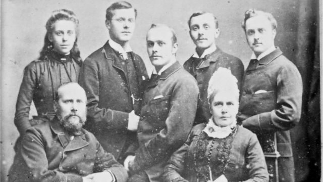 Rev. Robert W (Willingale) Fursdon (second from right) with his parents and siblings