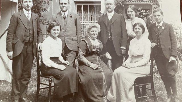 The Fursdon Family, Left to right, John, Daisy, Leonard, Elizabeth, Robert, Ruby, Dorothy, Percy. Kingscote